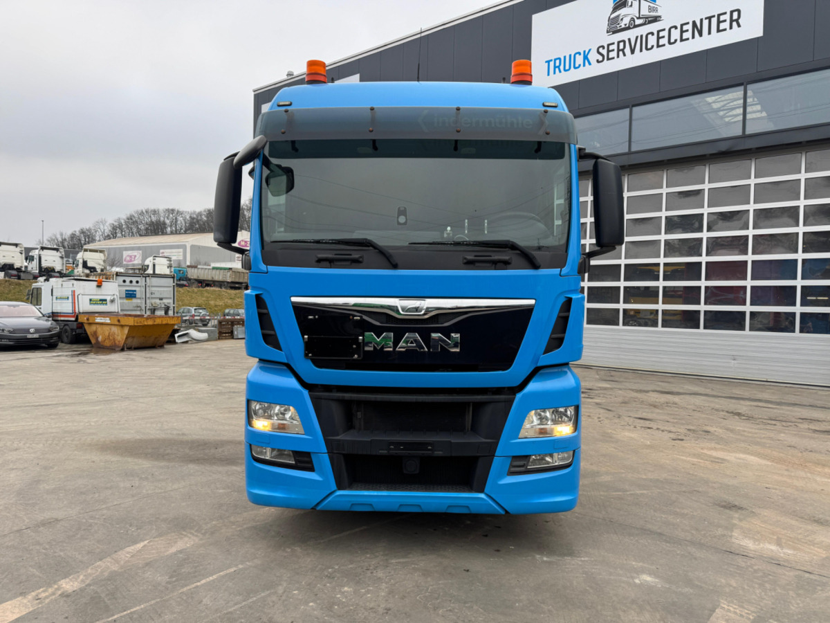MAN TGX 33.520 6x4 - Tractor: foto 2 MAN TGX 33.520 6x4 - Tractor: foto 2