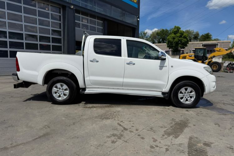 Toyota Hilux 3.0D 4WD - Veículo comercial: foto 4 Toyota Hilux 3.0D 4WD - Veículo comercial: foto 4