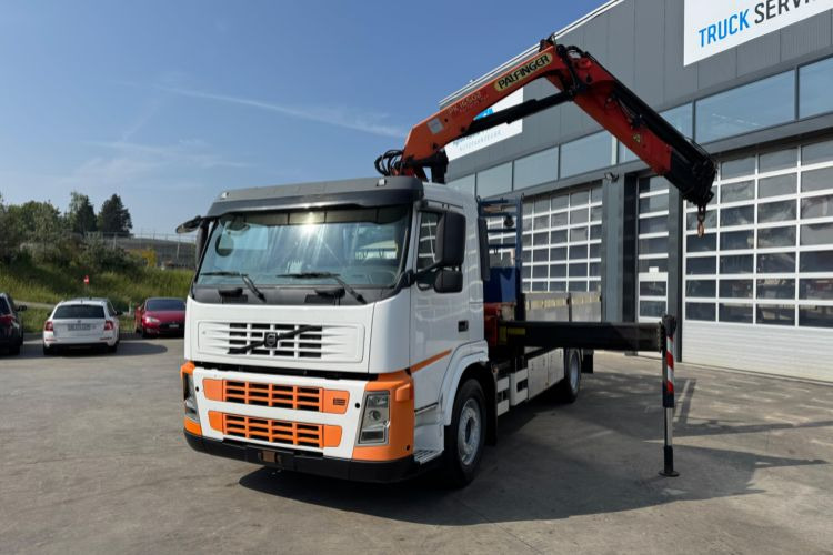Volvo FM-300 4x2 Palfinger 16502-5 - Camião grua: foto 1 Volvo FM-300 4x2 Palfinger 16502-5 - Camião grua: foto 1