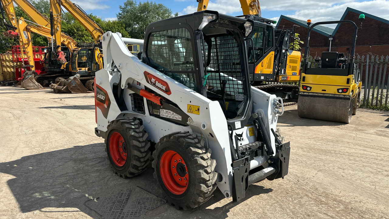 BOBCAT S530 - Mini pá carregadora: foto 1 BOBCAT S530 - Mini pá carregadora: foto 1