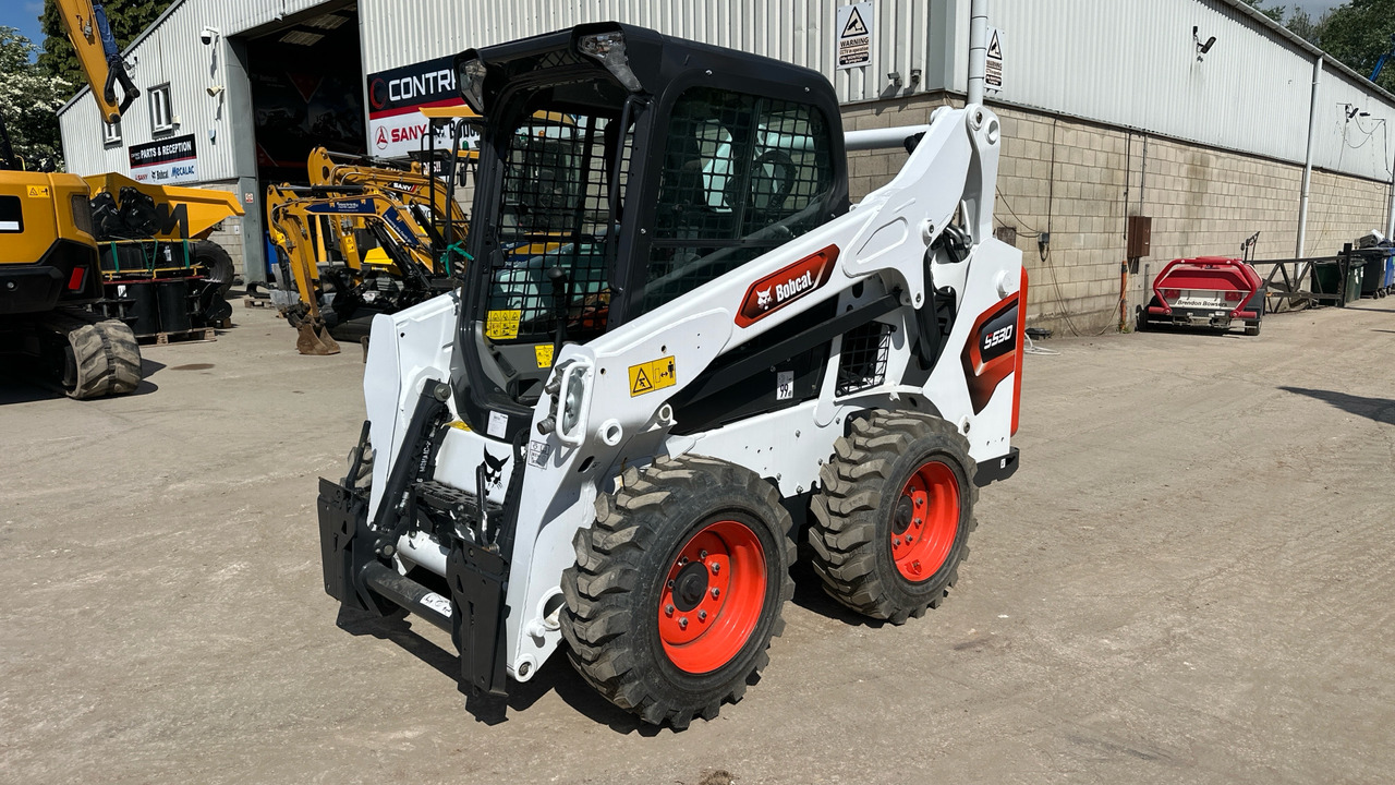 BOBCAT S530 - Mini pá carregadora: foto 2 BOBCAT S530 - Mini pá carregadora: foto 2