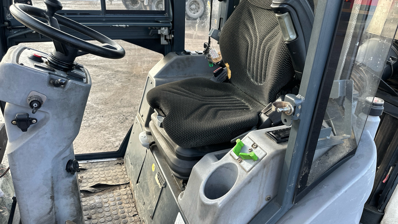 CITYMASTER 6001 - Varredora urbana: foto 5 CITYMASTER 6001 - Varredora urbana: foto 5