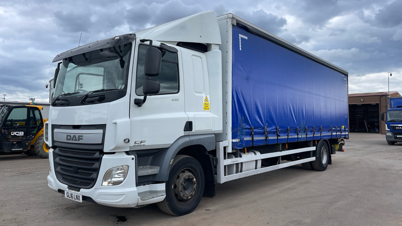 DAF CF 250 - Camião de lona: foto 2 DAF CF 250 - Camião de lona: foto 2