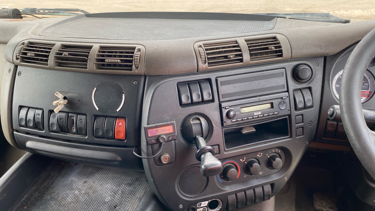 Camião de lona DAF CF 65 250: foto 7