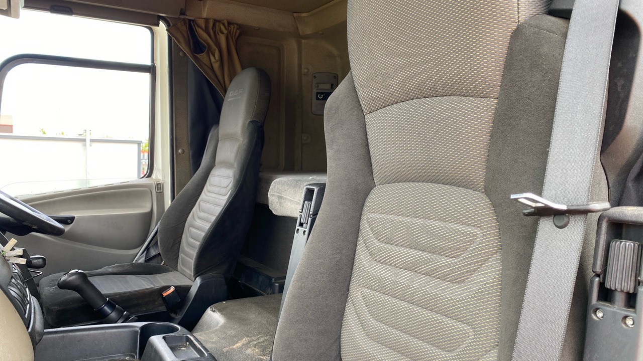 Camião de lona DAF CF 65 250: foto 15