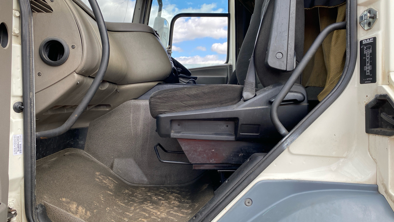 Camião de lona DAF CF 65 250: foto 14