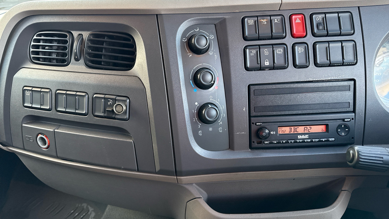 Camião de lona DAF LF 180: foto 7 Camião de lona DAF LF 180: foto 7