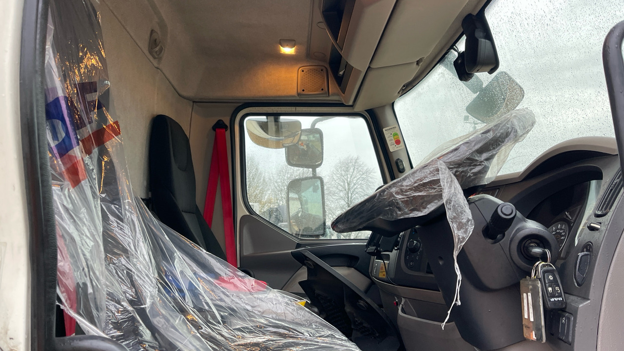 DAF LF 230 - Camião de lona: foto 5 DAF LF 230 - Camião de lona: foto 5