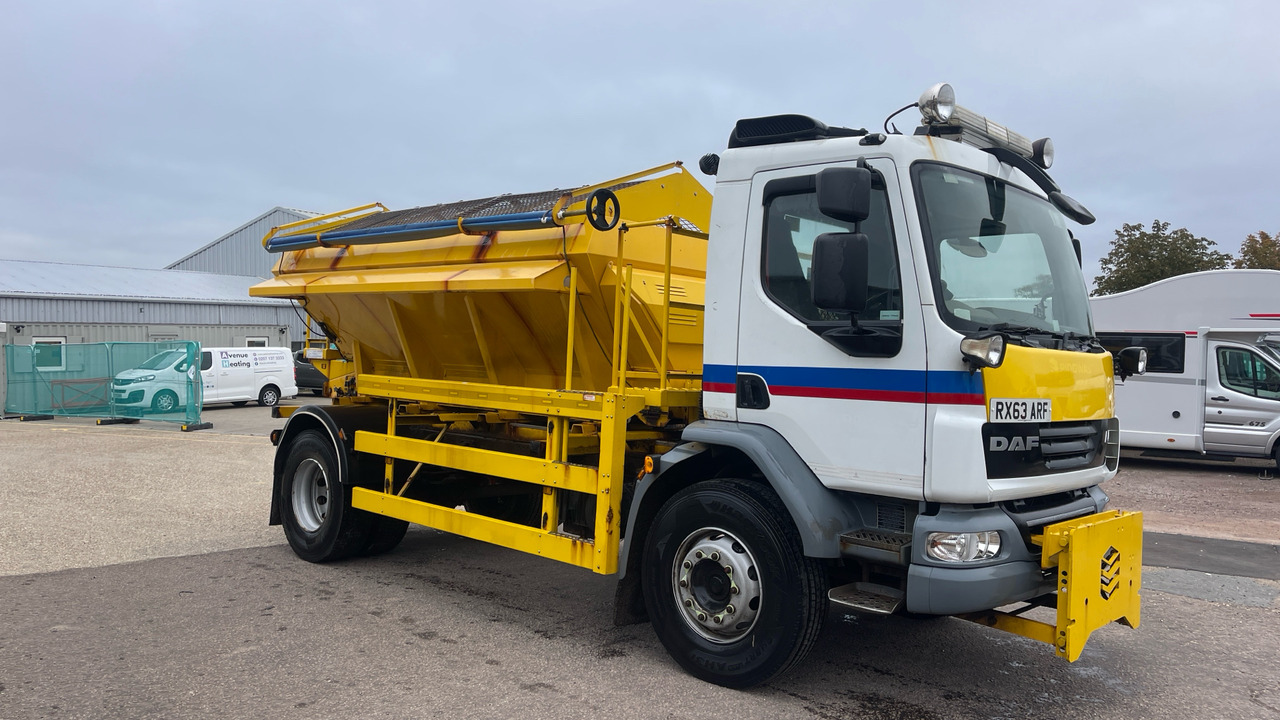 DAF LF 55.220 - Veículo limpa-neves: foto 1 DAF LF 55.220 - Veículo limpa-neves: foto 1