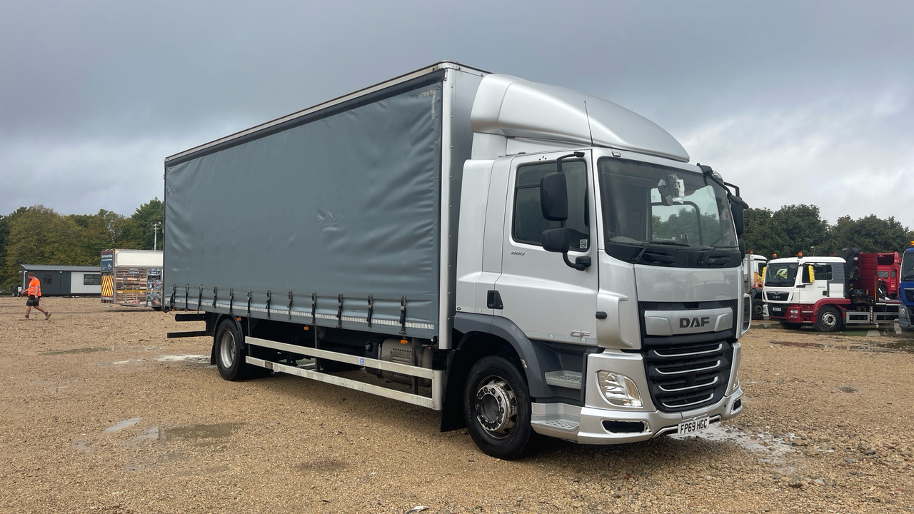 Daf CF 260 - Camião de lona: foto 1 Daf CF 260 - Camião de lona: foto 1
