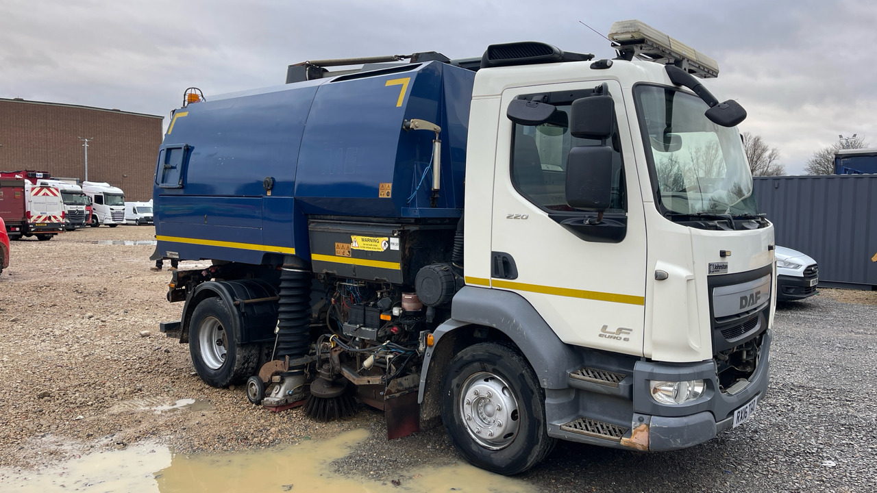 Daf LF 220 - Varredora urbana: foto 1 Daf LF 220 - Varredora urbana: foto 1