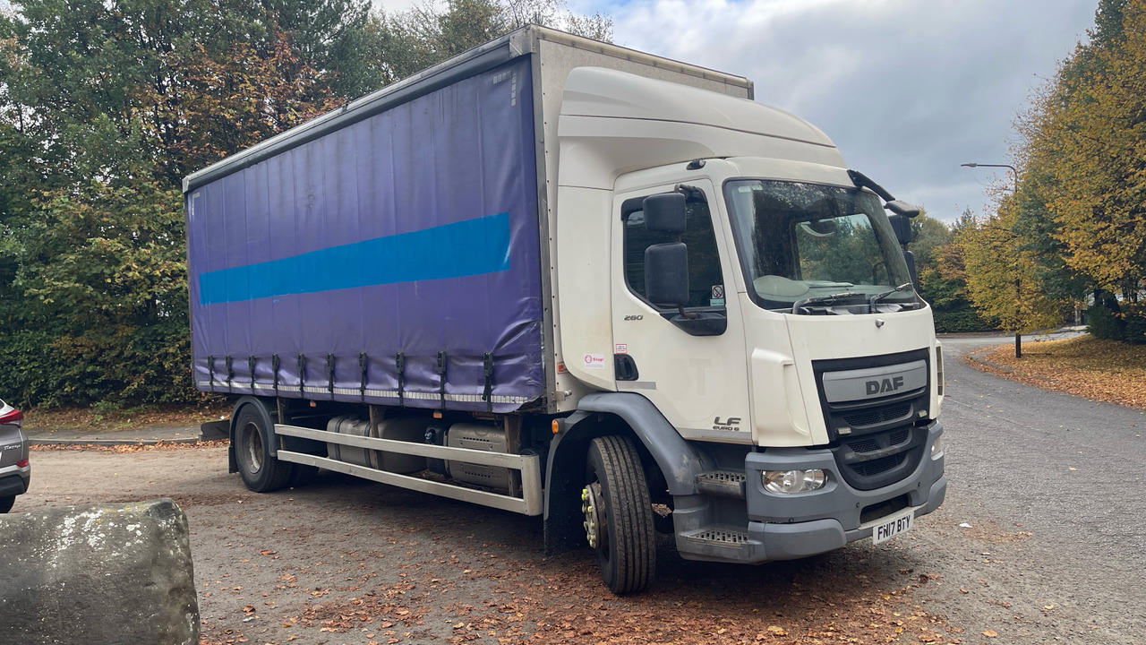 Daf LF 260 - Camião de lona: foto 1 Daf LF 260 - Camião de lona: foto 1