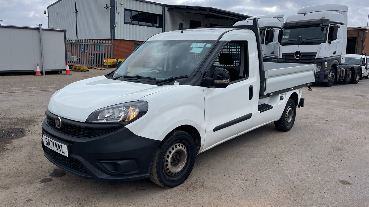 FIAT DOBLO CARGO 16V 1.6 MULTIJET - Carrinha de caixa aberta: foto 2 FIAT DOBLO CARGO 16V 1.6 MULTIJET - Carrinha de caixa aberta: foto 2