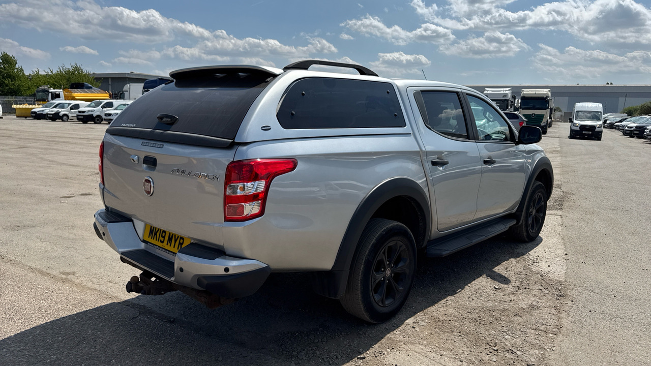 FIAT FULLBACK 2.4 CROSS - Pick-up, Carrinha cabine dupla: foto 4 FIAT FULLBACK 2.4 CROSS - Pick-up, Carrinha cabine dupla: foto 4