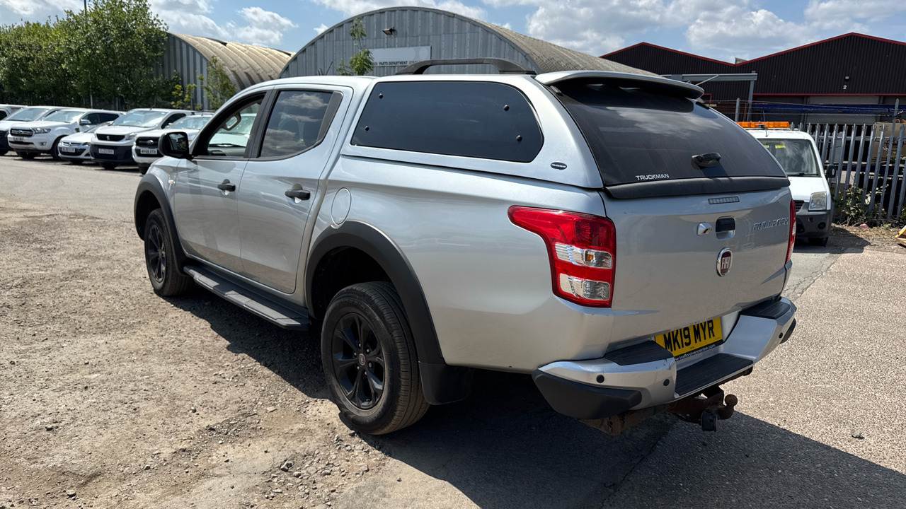 FIAT FULLBACK 2.4 CROSS - Pick-up, Carrinha cabine dupla: foto 3 FIAT FULLBACK 2.4 CROSS - Pick-up, Carrinha cabine dupla: foto 3