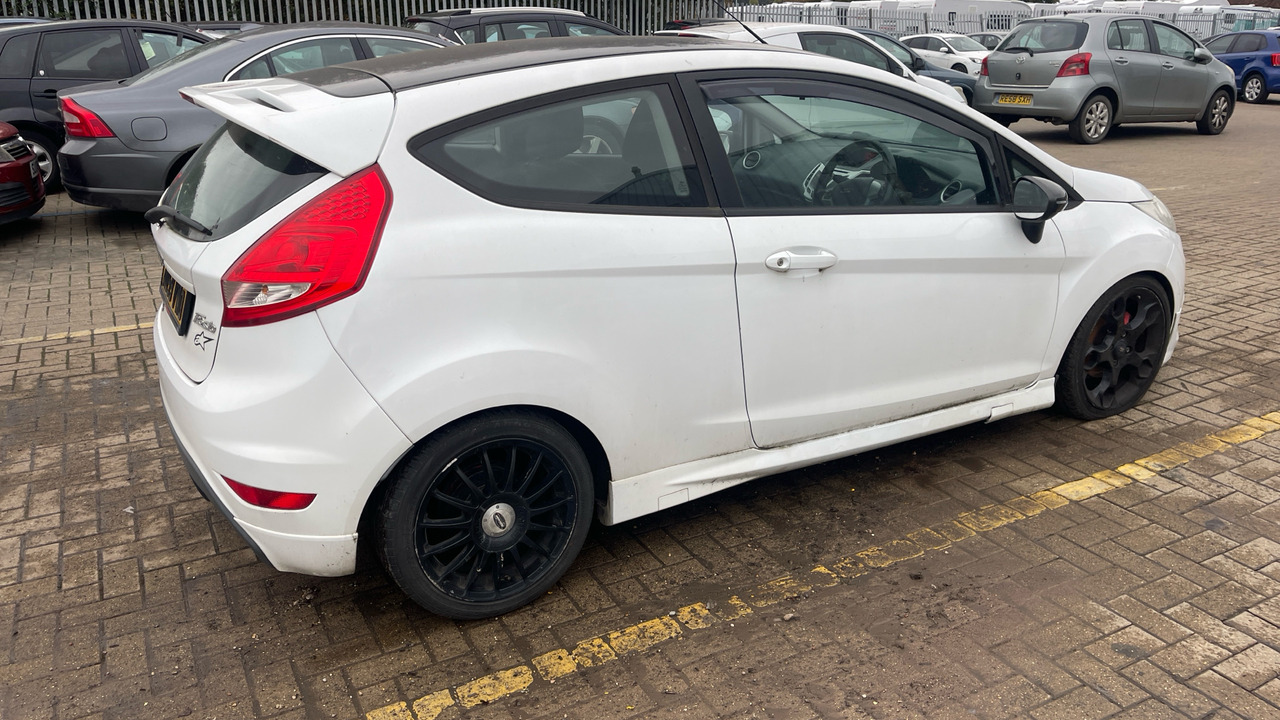 FORD FIESTA S 90 1.6 TDCI ZETEC - Hatchback: foto 4 FORD FIESTA S 90 1.6 TDCI ZETEC - Hatchback: foto 4