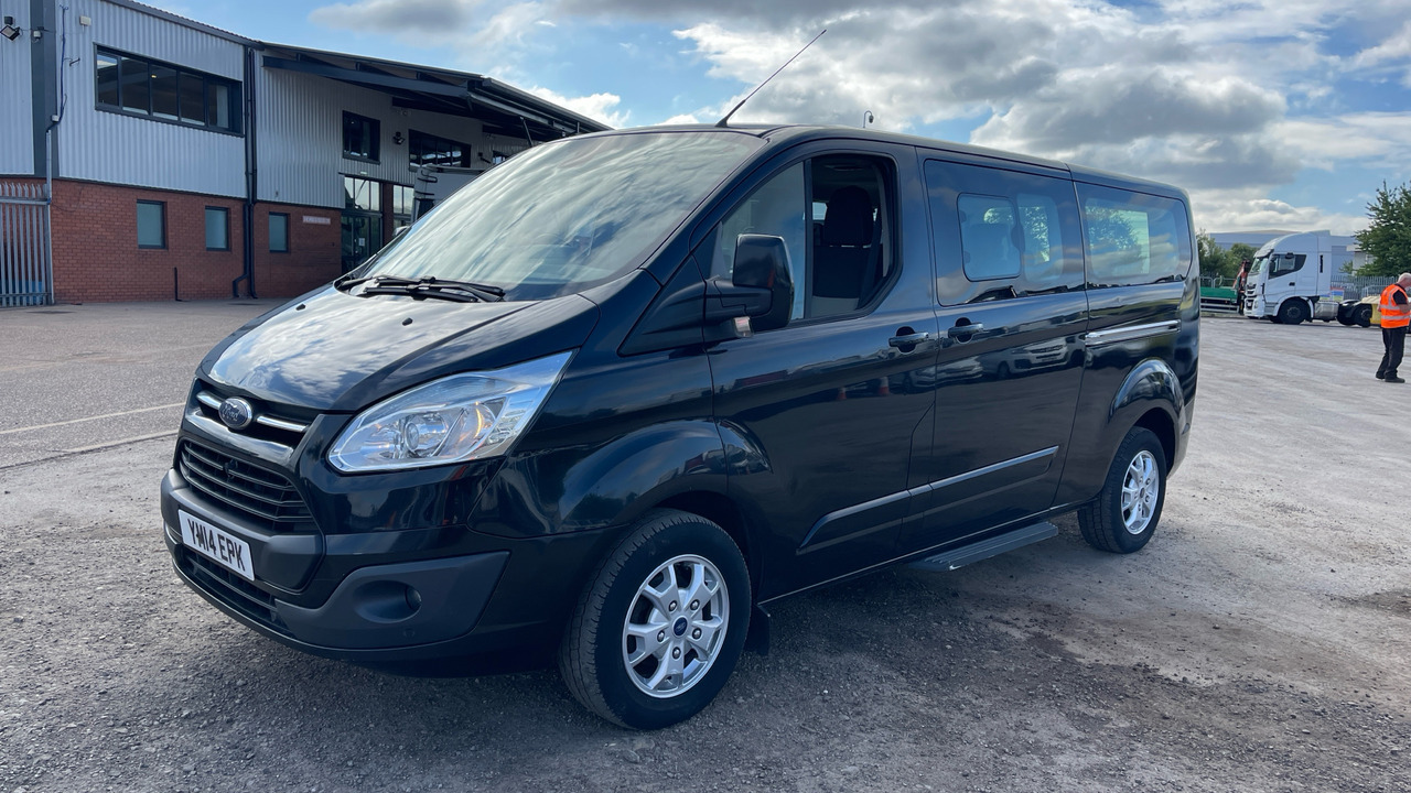 FORD TOURNEO CUSTOM 300 2.2 TDCi 125PS - Minibus, Furgão de passageiros: foto 2 FORD TOURNEO CUSTOM 300 2.2 TDCi 125PS - Minibus, Furgão de passageiros: foto 2