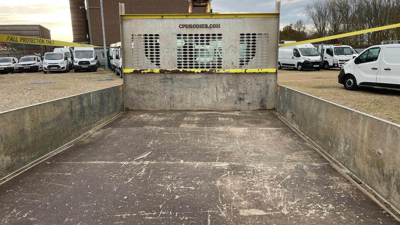 Carrinha de caixa aberta FORD TRANSIT 350 2.0 ECOBLUE 130PS: foto 14