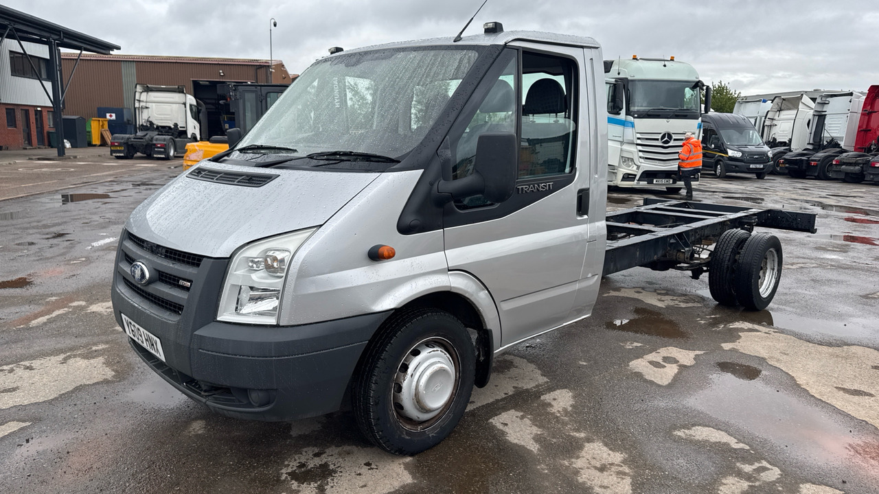 FORD TRANSIT 350 2.4 TDCi 100PS - Camião chassi: foto 2 FORD TRANSIT 350 2.4 TDCi 100PS - Camião chassi: foto 2