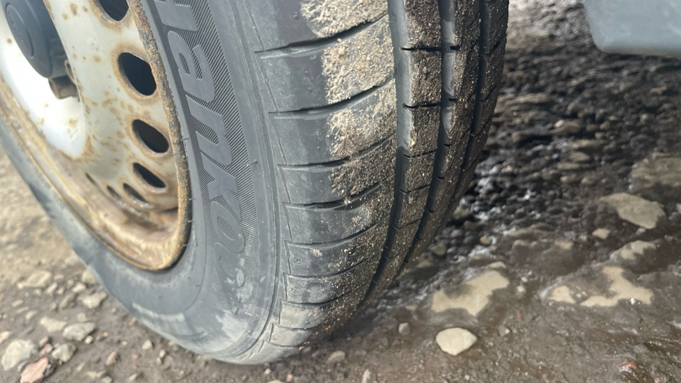 Furgão compacto FORD TRANSIT CONNECT T200 1.8 TDCI 75PS: foto 15 Furgão compacto FORD TRANSIT CONNECT T200 1.8 TDCI 75PS: foto 15