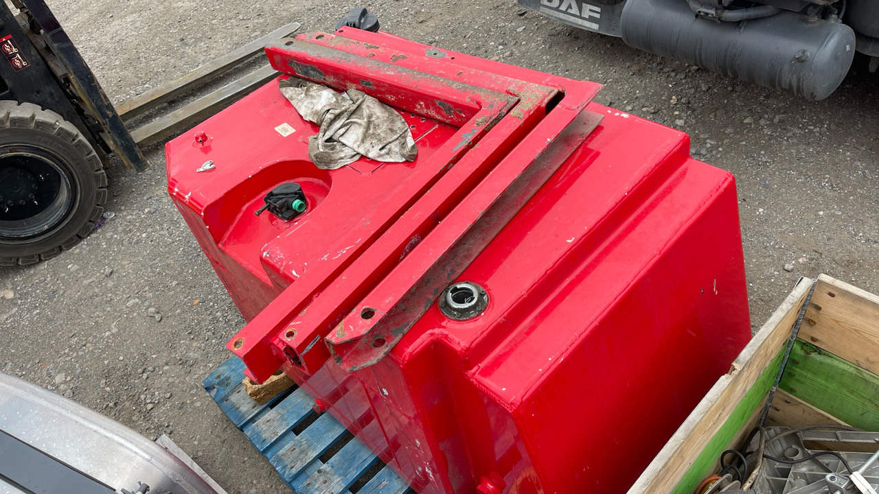 FUEL TANK - Equipamento de construção: foto 2 FUEL TANK - Equipamento de construção: foto 2
