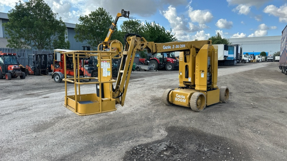 GENIE 230/20N - Equipamento de construção: foto 1 GENIE 230/20N - Equipamento de construção: foto 1