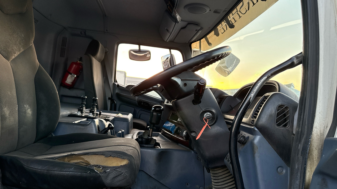 HINO 700 3241 - Camião polibenne: foto 5 HINO 700 3241 - Camião polibenne: foto 5