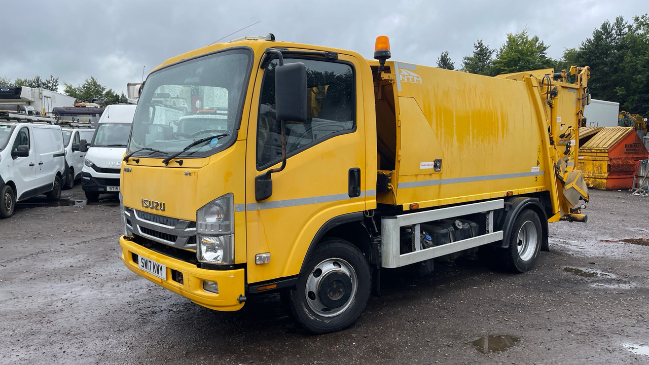 ISUZU FORWARD N75.150 - Caminhão de lixo: foto 2 ISUZU FORWARD N75.150 - Caminhão de lixo: foto 2