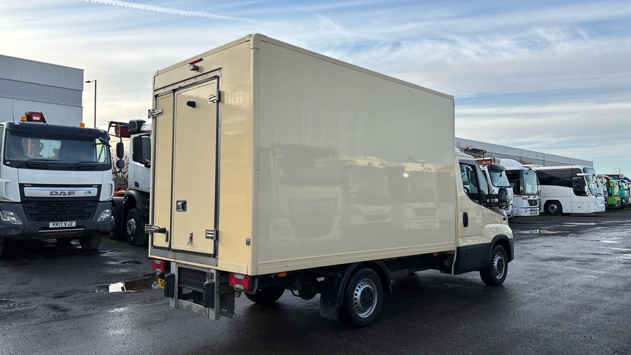 IVECO DAILY 35-120 2.3 4100 WB Hi-Matic - Carrinha frigorífica: foto 4 IVECO DAILY 35-120 2.3 4100 WB Hi-Matic - Carrinha frigorífica: foto 4