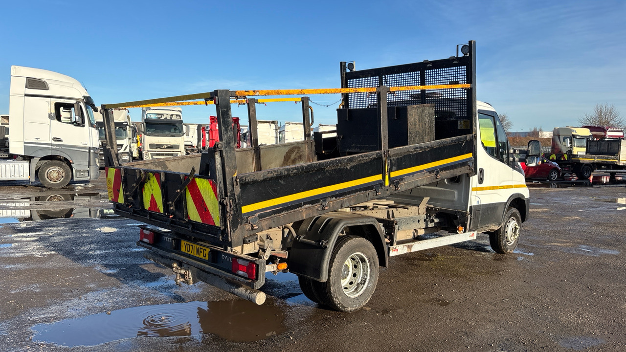 IVECO DAILY 72-180 - Camião basculante: foto 4 IVECO DAILY 72-180 - Camião basculante: foto 4