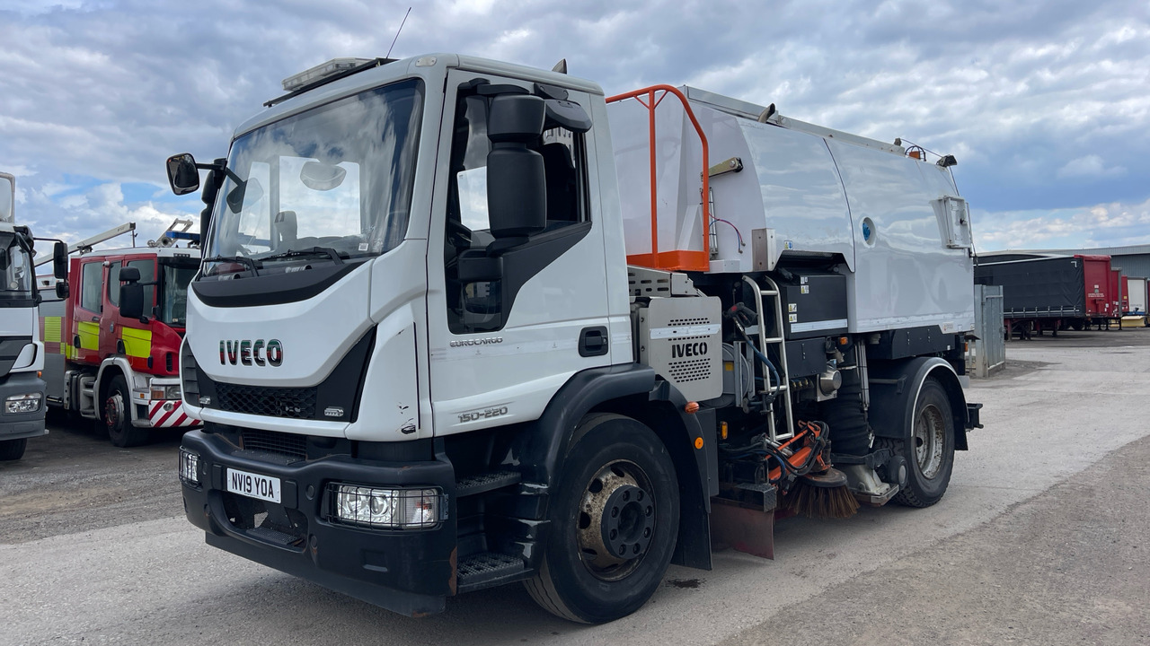 IVECO EUROCARGO 150-220 - Varredora urbana: foto 2 IVECO EUROCARGO 150-220 - Varredora urbana: foto 2