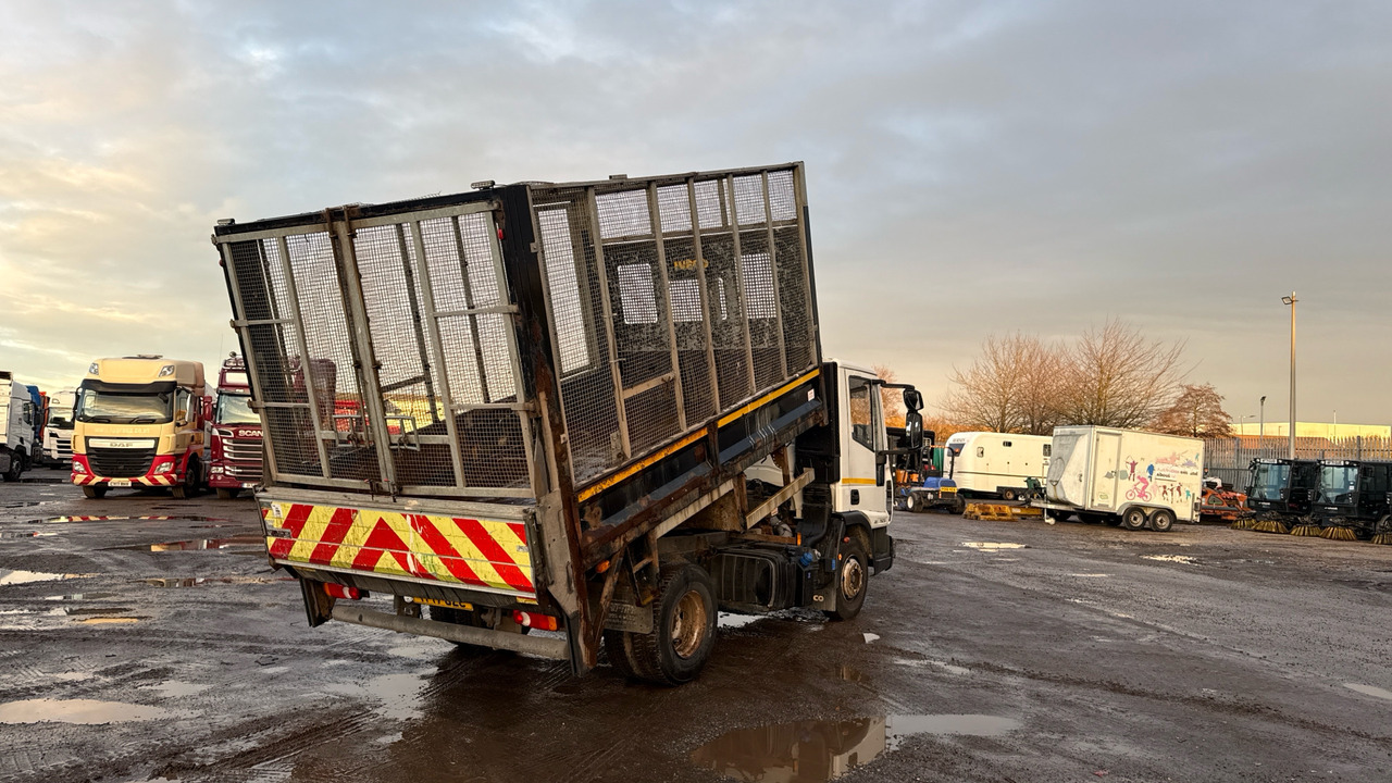 IVECO EUROCARGO 75E16S S-A - Camião basculante: foto 4 IVECO EUROCARGO 75E16S S-A - Camião basculante: foto 4