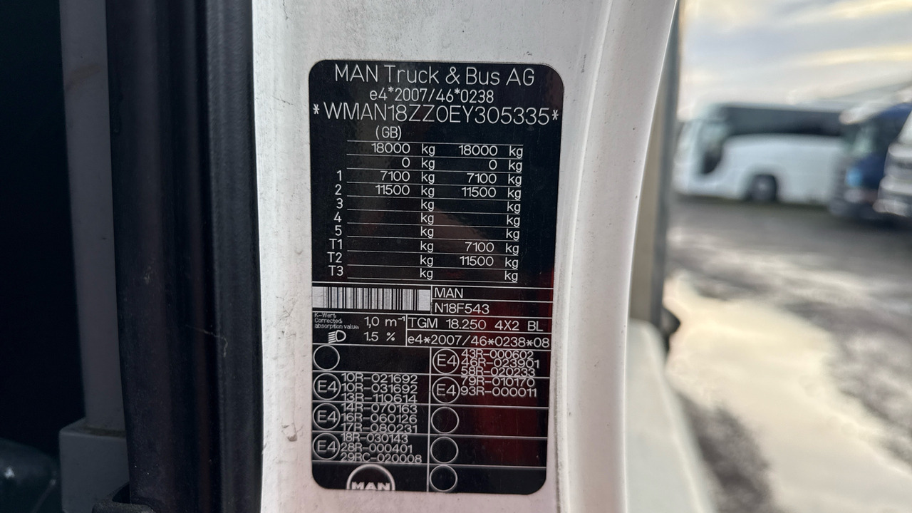 Camião de lona MAN TGM 18.250: foto 12