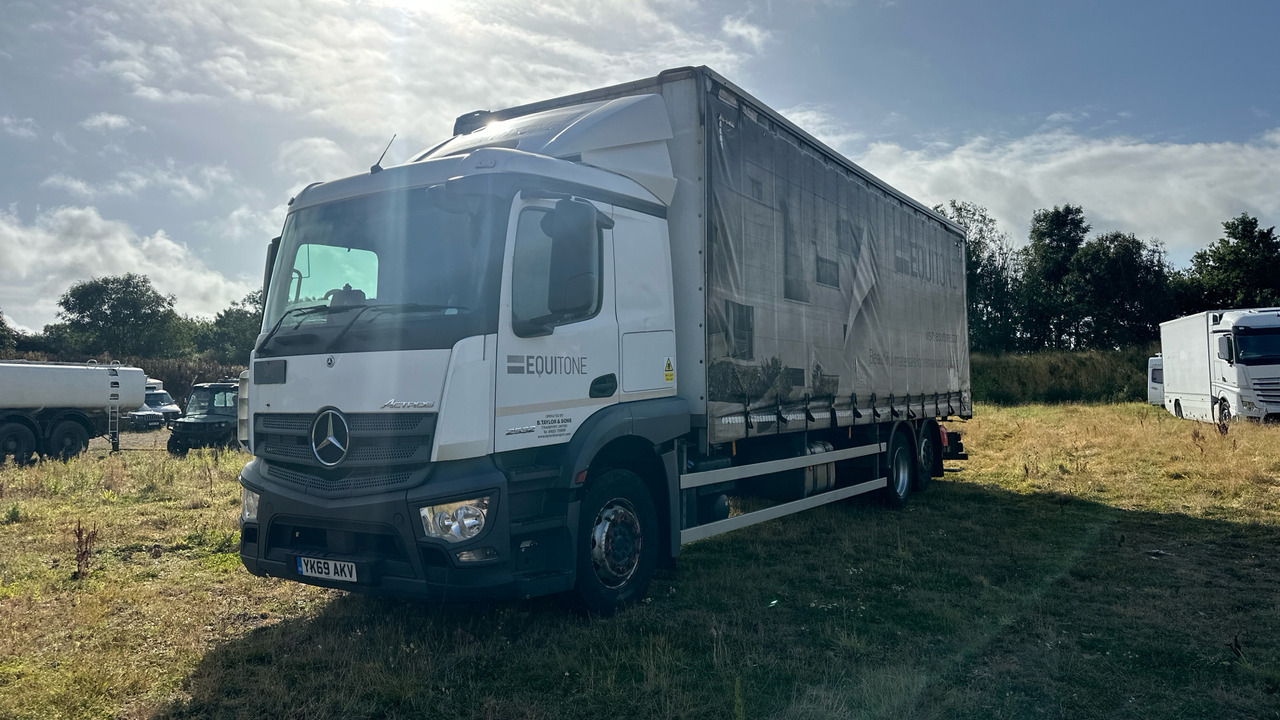 MERCEDES-BENZ ACTROS 2532 - Camião de lona: foto 2 MERCEDES-BENZ ACTROS 2532 - Camião de lona: foto 2