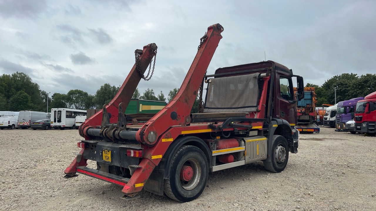MERCEDES-BENZ AROCS - Camião multibenne: foto 4 MERCEDES-BENZ AROCS - Camião multibenne: foto 4