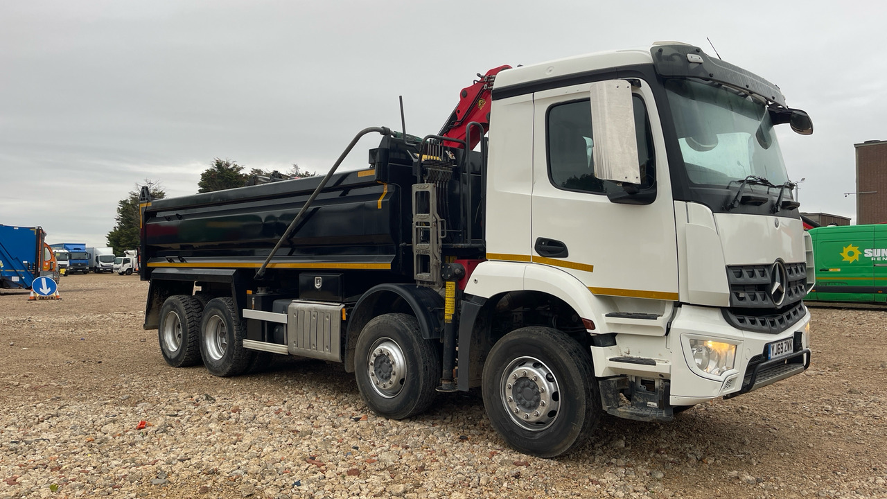 MERCEDES-BENZ AROCS - Camião basculante, Camião grua: foto 1 MERCEDES-BENZ AROCS - Camião basculante, Camião grua: foto 1