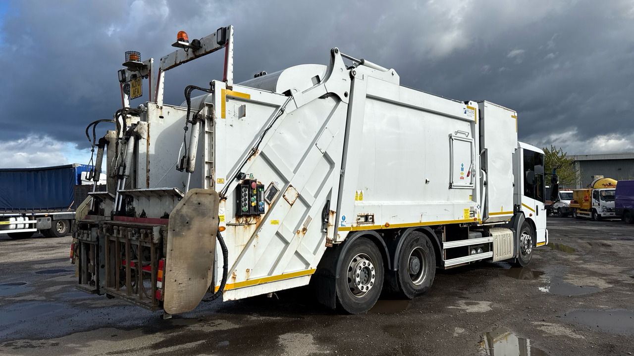 MERCEDES-BENZ ECONIC 2630 - Caminhão de lixo: foto 4 MERCEDES-BENZ ECONIC 2630 - Caminhão de lixo: foto 4