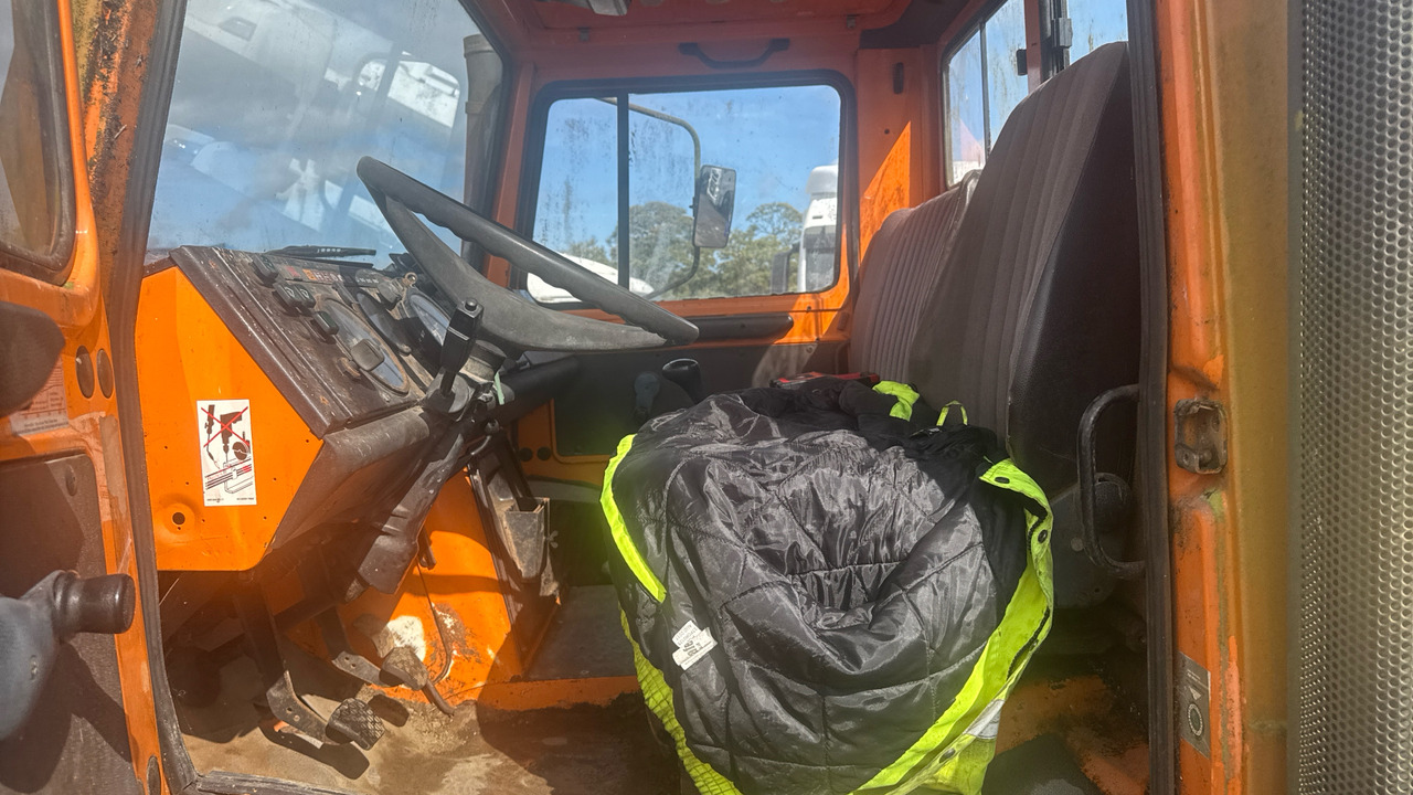 MERCEDES-BENZ UNIMOG 6 CYLINDER - Camião basculante, Máquina agrícola: foto 5 MERCEDES-BENZ UNIMOG 6 CYLINDER - Camião basculante, Máquina agrícola: foto 5