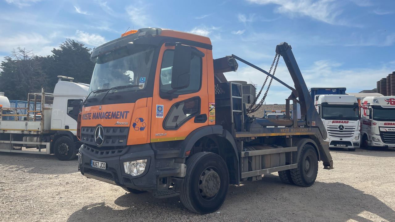 Mercedes-Benz Arocs 1824 - Camião multibenne: foto 2 Mercedes-Benz Arocs 1824 - Camião multibenne: foto 2
