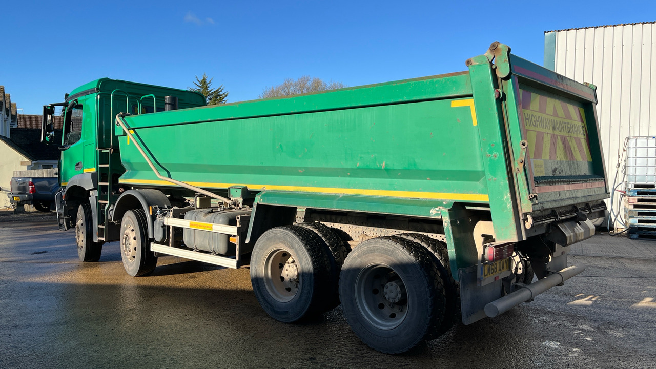 Mercedes-Benz Arocs 3240 - Camião basculante: foto 3 Mercedes-Benz Arocs 3240 - Camião basculante: foto 3