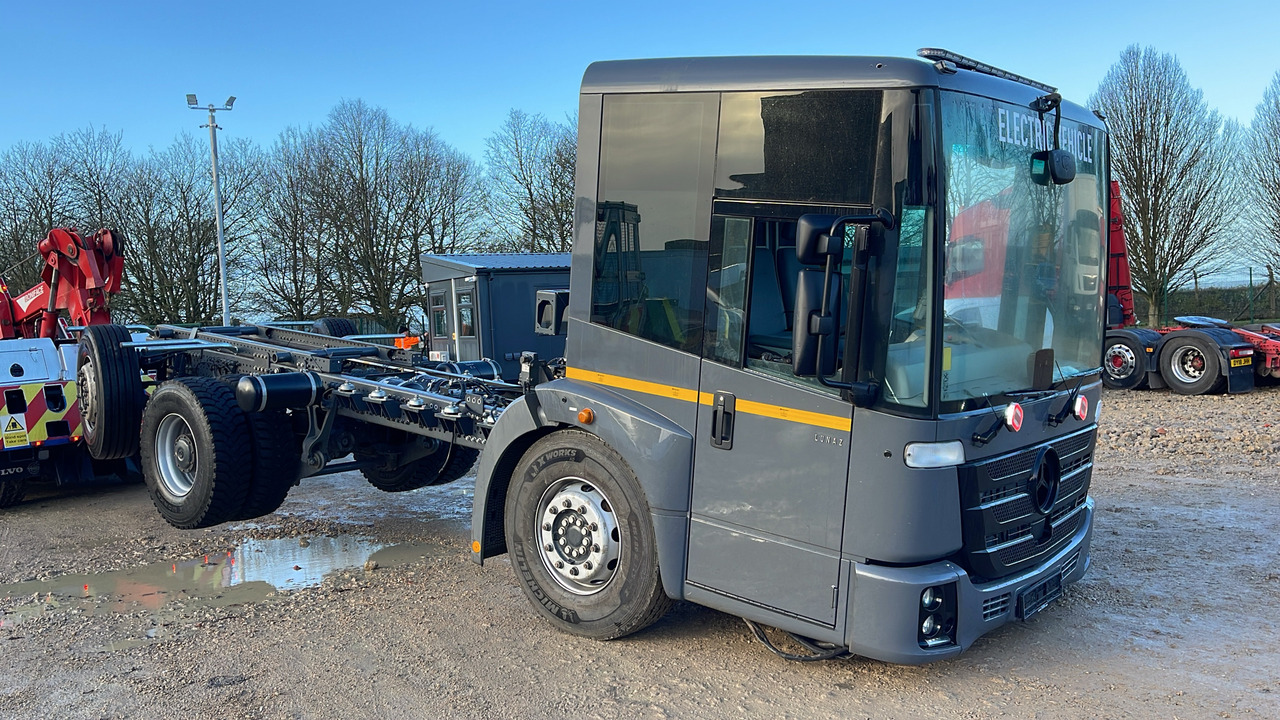 Mercedes-Benz Econic - Camião chassi, Camião eléctrico: foto 1 Mercedes-Benz Econic - Camião chassi, Camião eléctrico: foto 1
