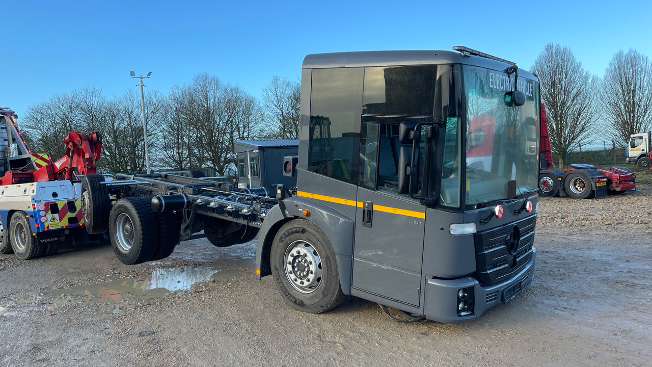 Mercedes-Benz Econic - Camião chassi, Camião eléctrico: foto 2 Mercedes-Benz Econic - Camião chassi, Camião eléctrico: foto 2