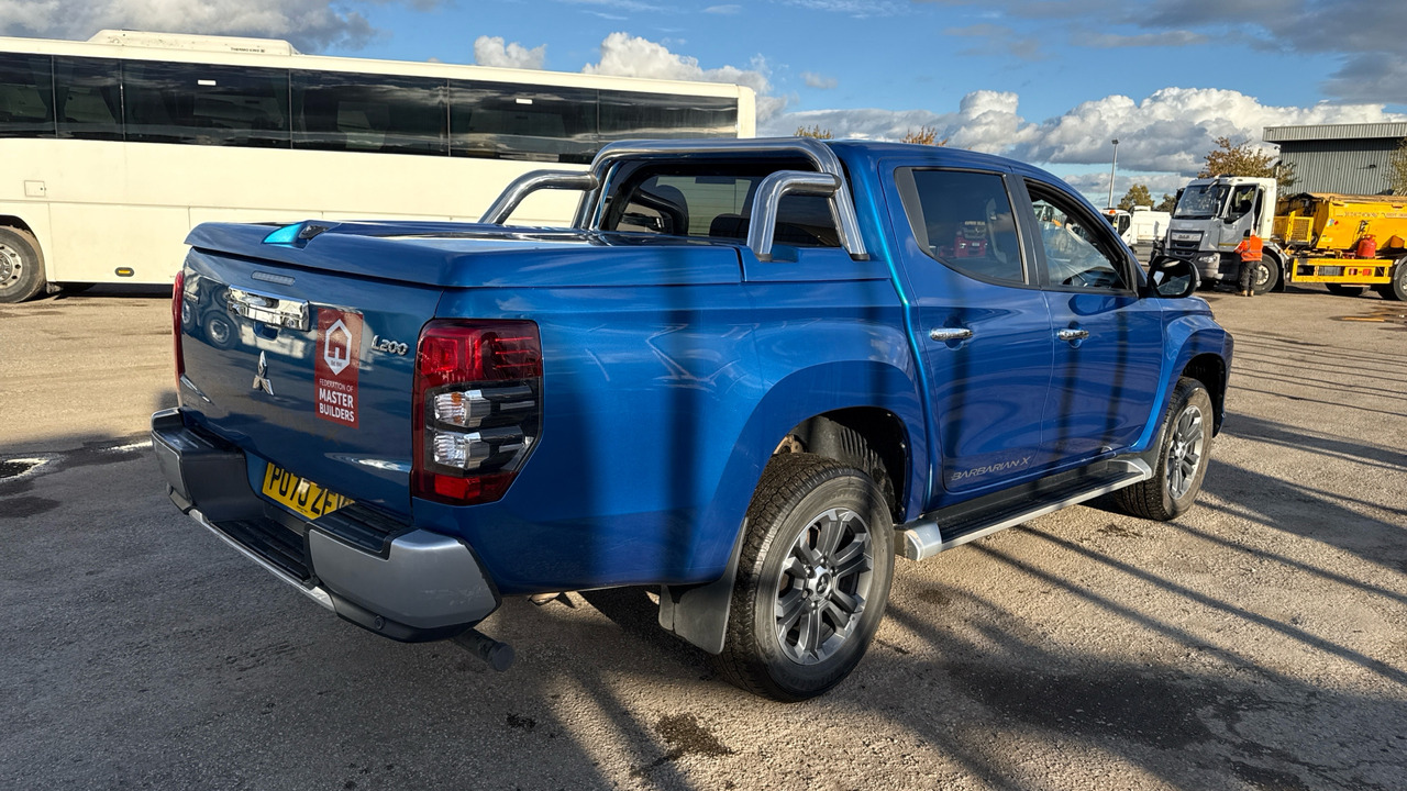 Mitsubishi L200 DI-D 2.3 Barbarian X 150PS - Pick-up, Carrinha cabine dupla: foto 4 Mitsubishi L200 DI-D 2.3 Barbarian X 150PS - Pick-up, Carrinha cabine dupla: foto 4