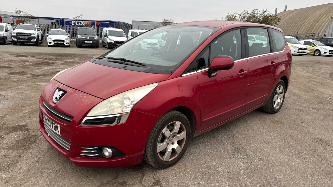 PEUGEOT 5008 2.0 HDI 150PS - Automóvel: foto 2 PEUGEOT 5008 2.0 HDI 150PS - Automóvel: foto 2