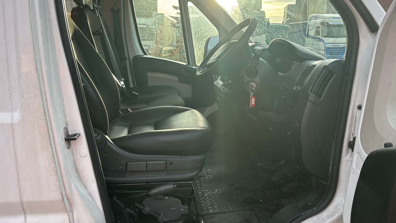 PEUGEOT BOXER 335 2.0 BLUEHDI 130PS PLUS - Carrinha basculante: foto 5 PEUGEOT BOXER 335 2.0 BLUEHDI 130PS PLUS - Carrinha basculante: foto 5