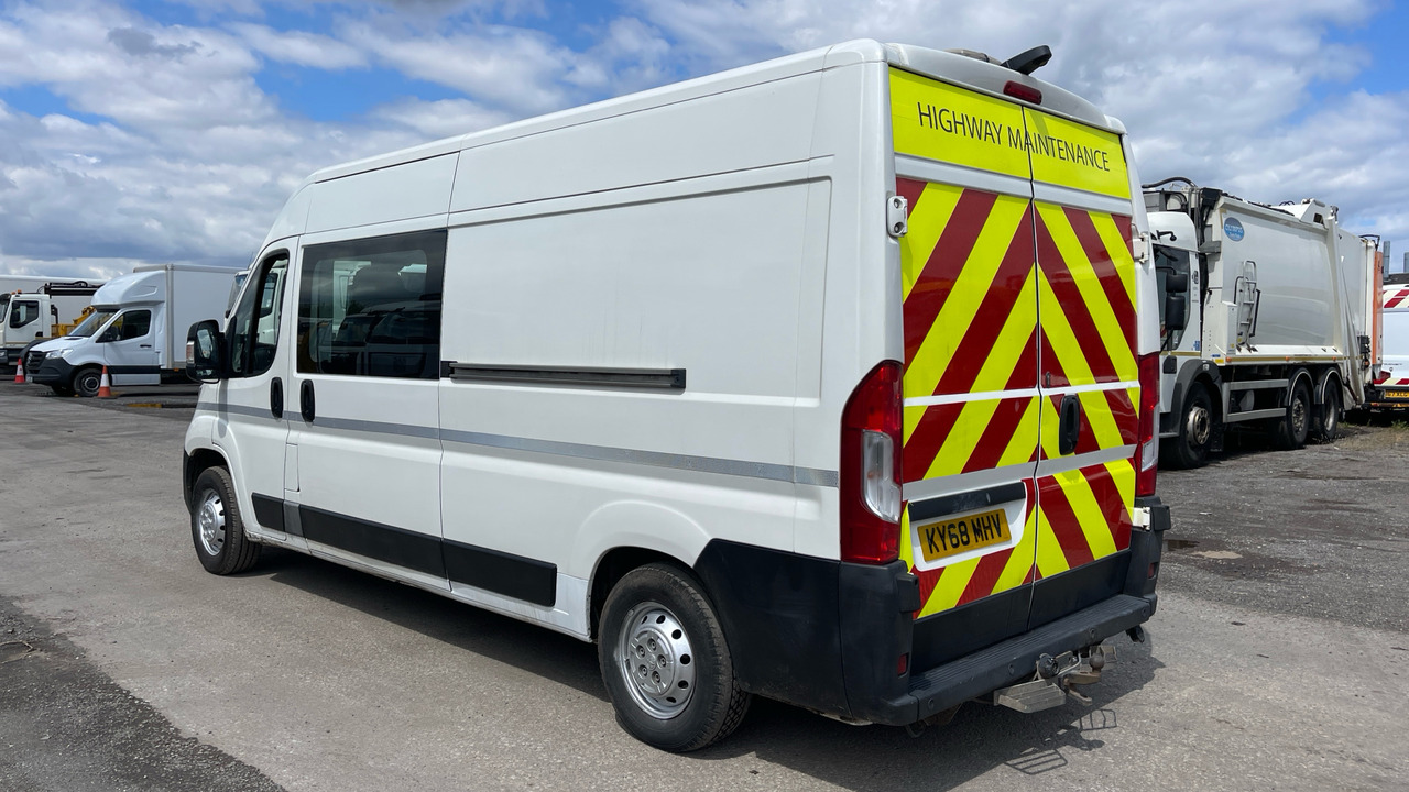PEUGEOT BOXER 335 2.0 BLUEHDI PROFESSIONAL 130PS - Furgão de passageiros: foto 3 PEUGEOT BOXER 335 2.0 BLUEHDI PROFESSIONAL 130PS - Furgão de passageiros: foto 3