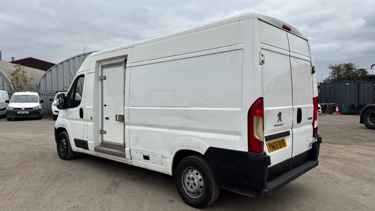 PEUGEOT BOXER 355 2.0 BlueHDi 130ps - Carrinha frigorífica: foto 3 PEUGEOT BOXER 355 2.0 BlueHDi 130ps - Carrinha frigorífica: foto 3
