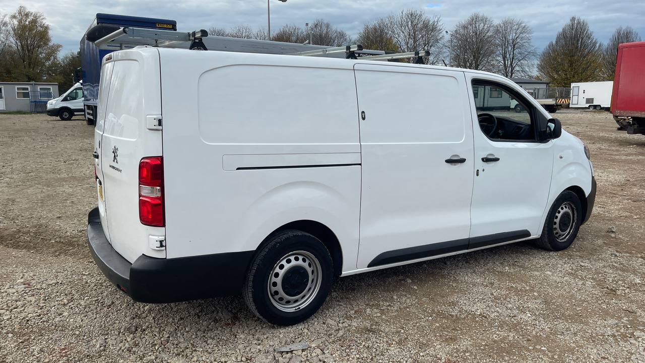 PEUGEOT EXPERT 1200 1.5 BLUE HDI 100PS - Furgão compacto: foto 4 PEUGEOT EXPERT 1200 1.5 BLUE HDI 100PS - Furgão compacto: foto 4