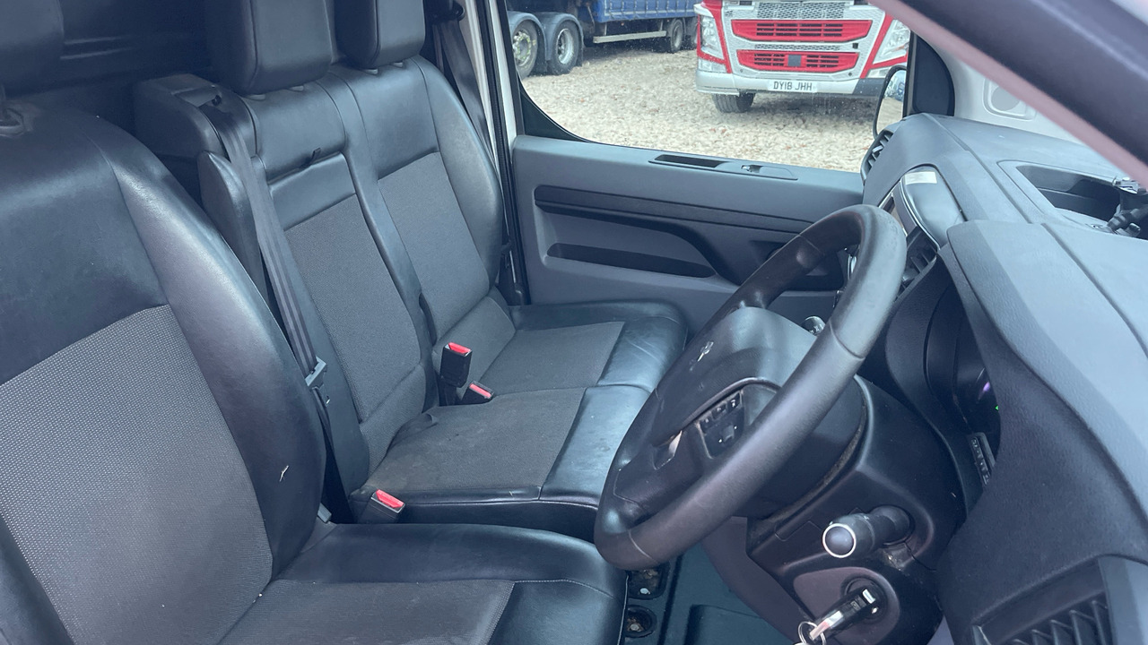 Furgão PEUGEOT EXPERT PROFESSIONAL 1.5 BLUEHDI: foto 8 Furgão PEUGEOT EXPERT PROFESSIONAL 1.5 BLUEHDI: foto 8