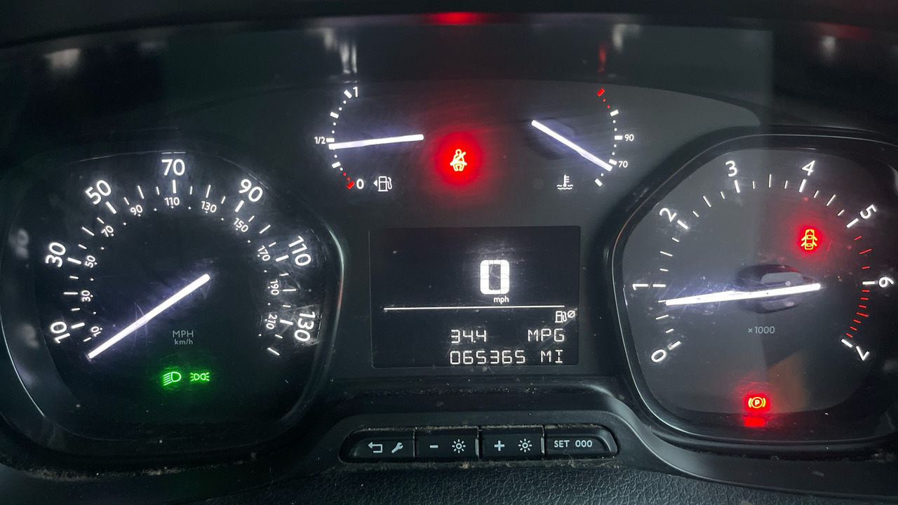 Furgão PEUGEOT EXPERT PROFESSIONAL 1.5 BLUEHDI: foto 19 Furgão PEUGEOT EXPERT PROFESSIONAL 1.5 BLUEHDI: foto 19